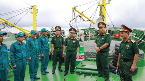 Quân khu kiểm tra công tác thực hiện Đề án “xây dựng Hải đội dân quân thường trực tham gia bảo vệ chủ quyền biển, đảo trong tình hình mới”